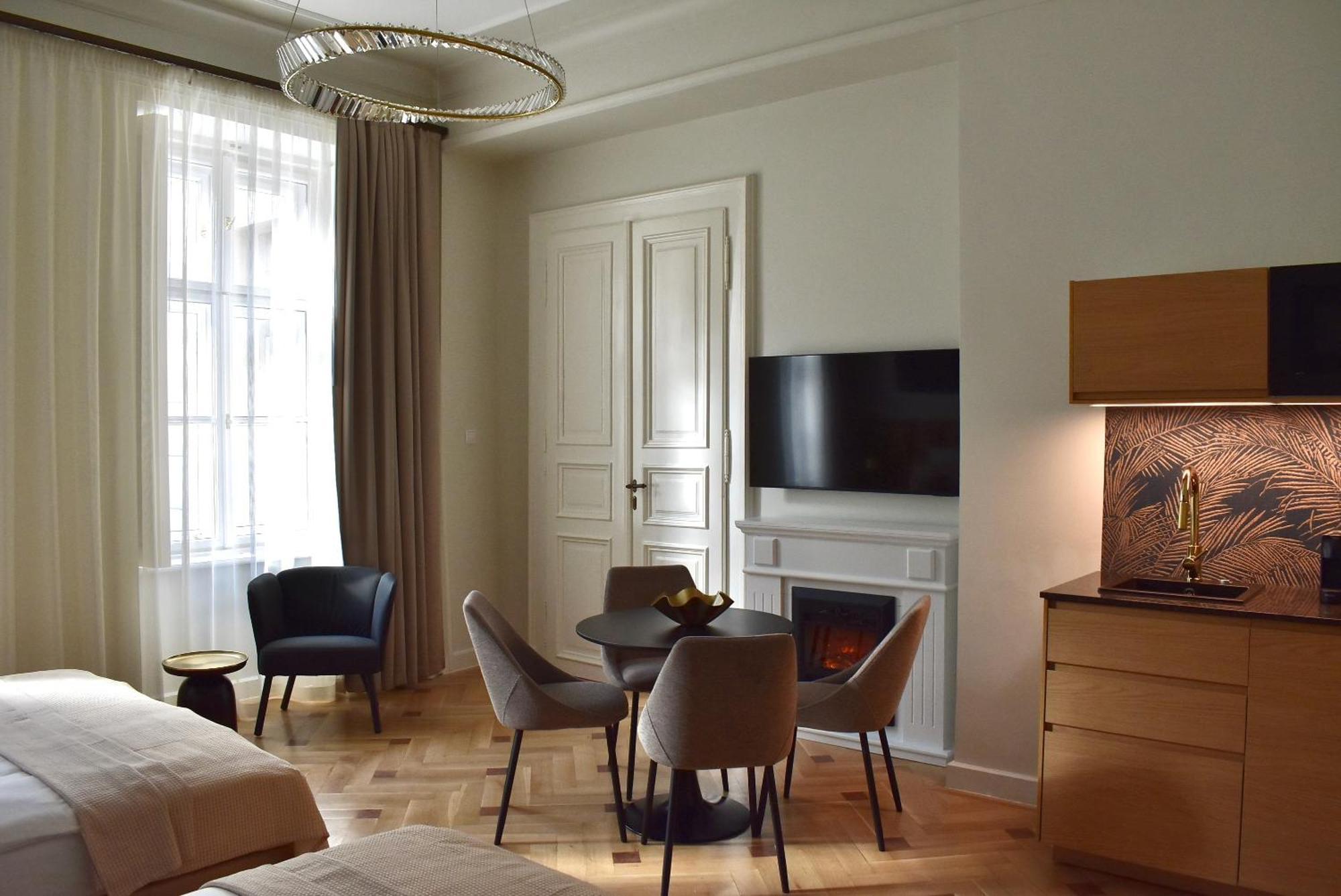 Harmonia Palace Apartmán *